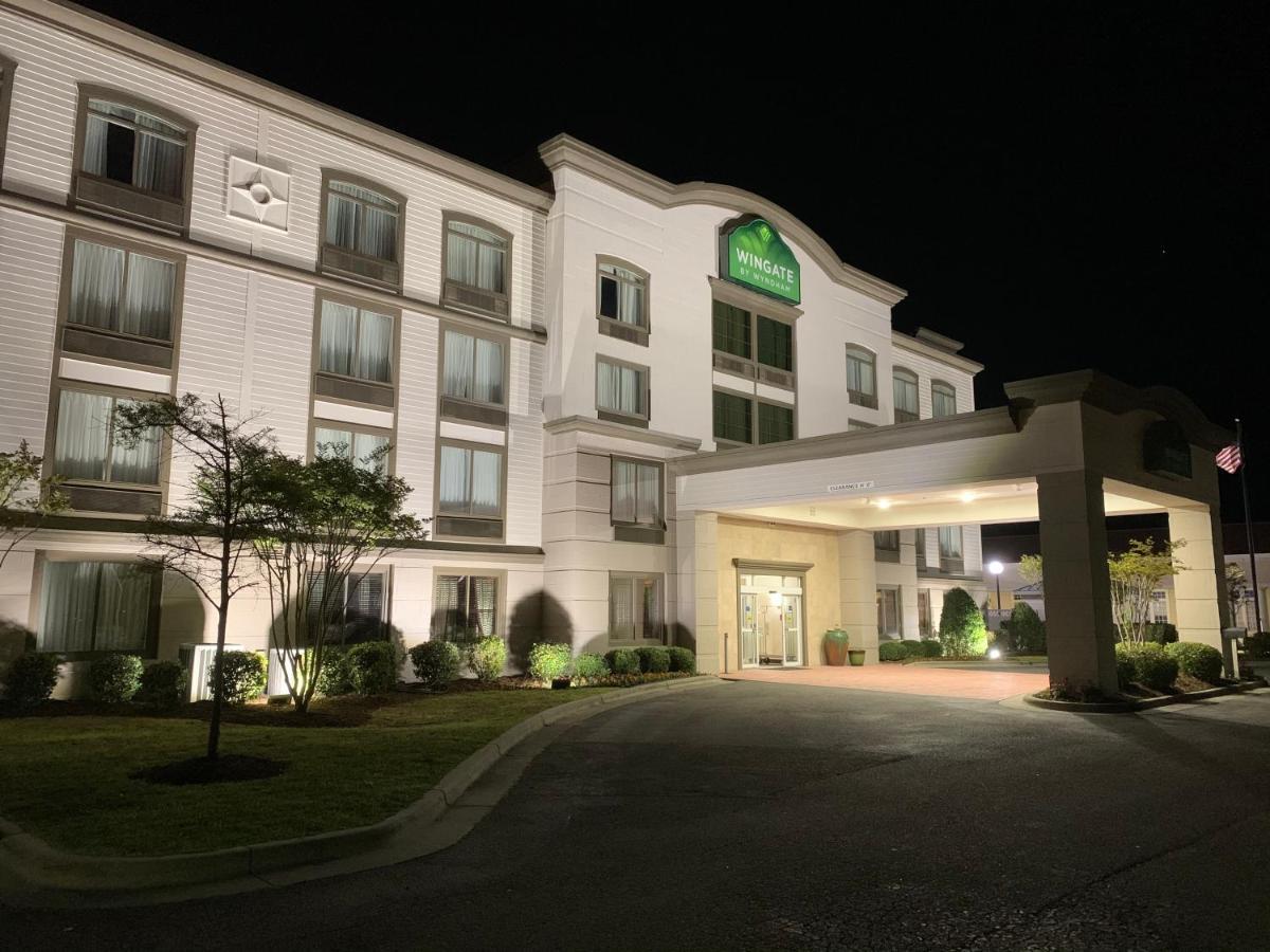 Wingate By Wyndham Southport Hotel Buitenkant foto