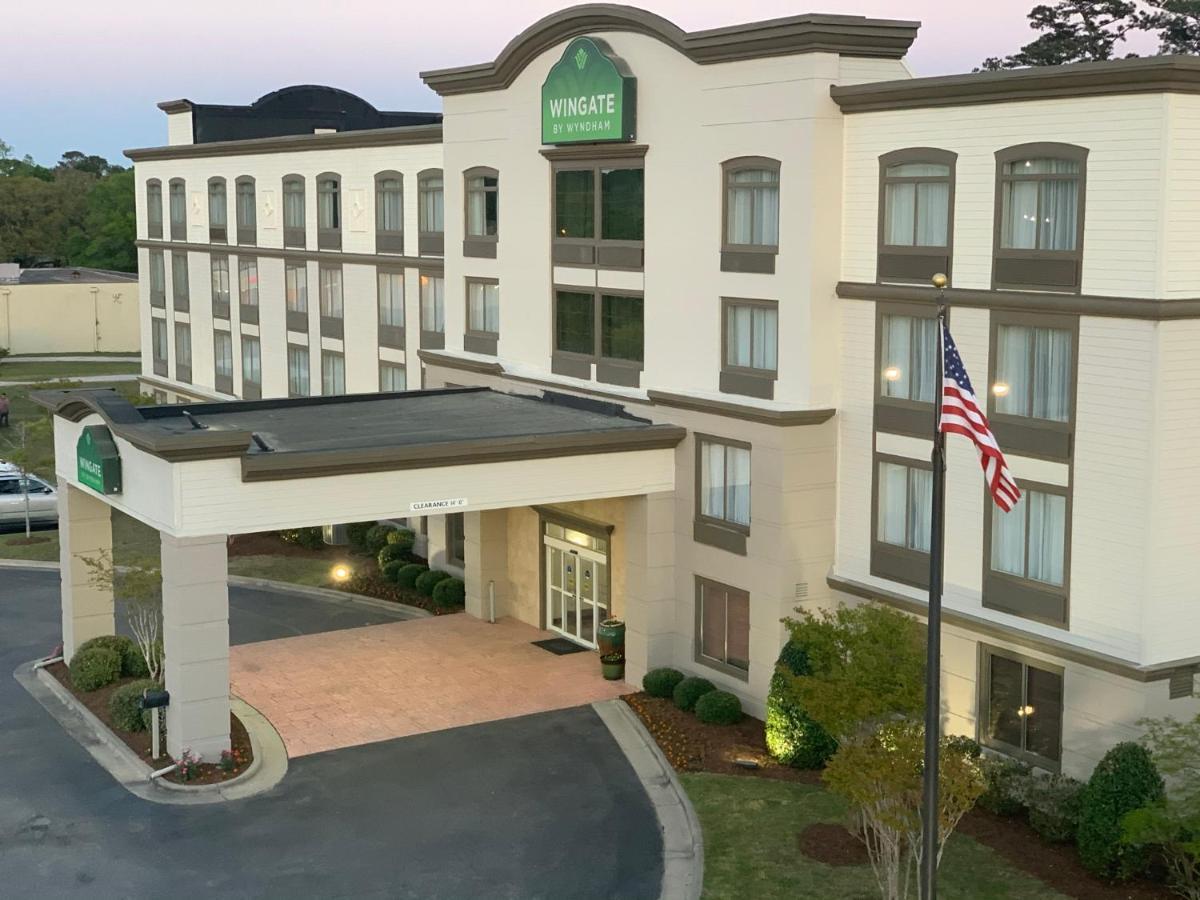 Wingate By Wyndham Southport Hotel Buitenkant foto