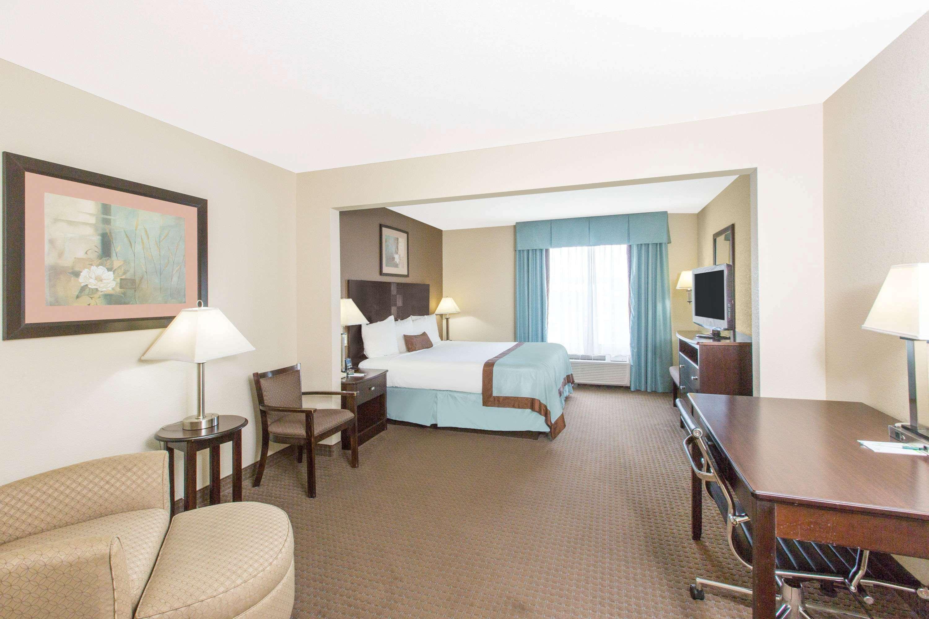 Wingate By Wyndham Southport Hotel Buitenkant foto