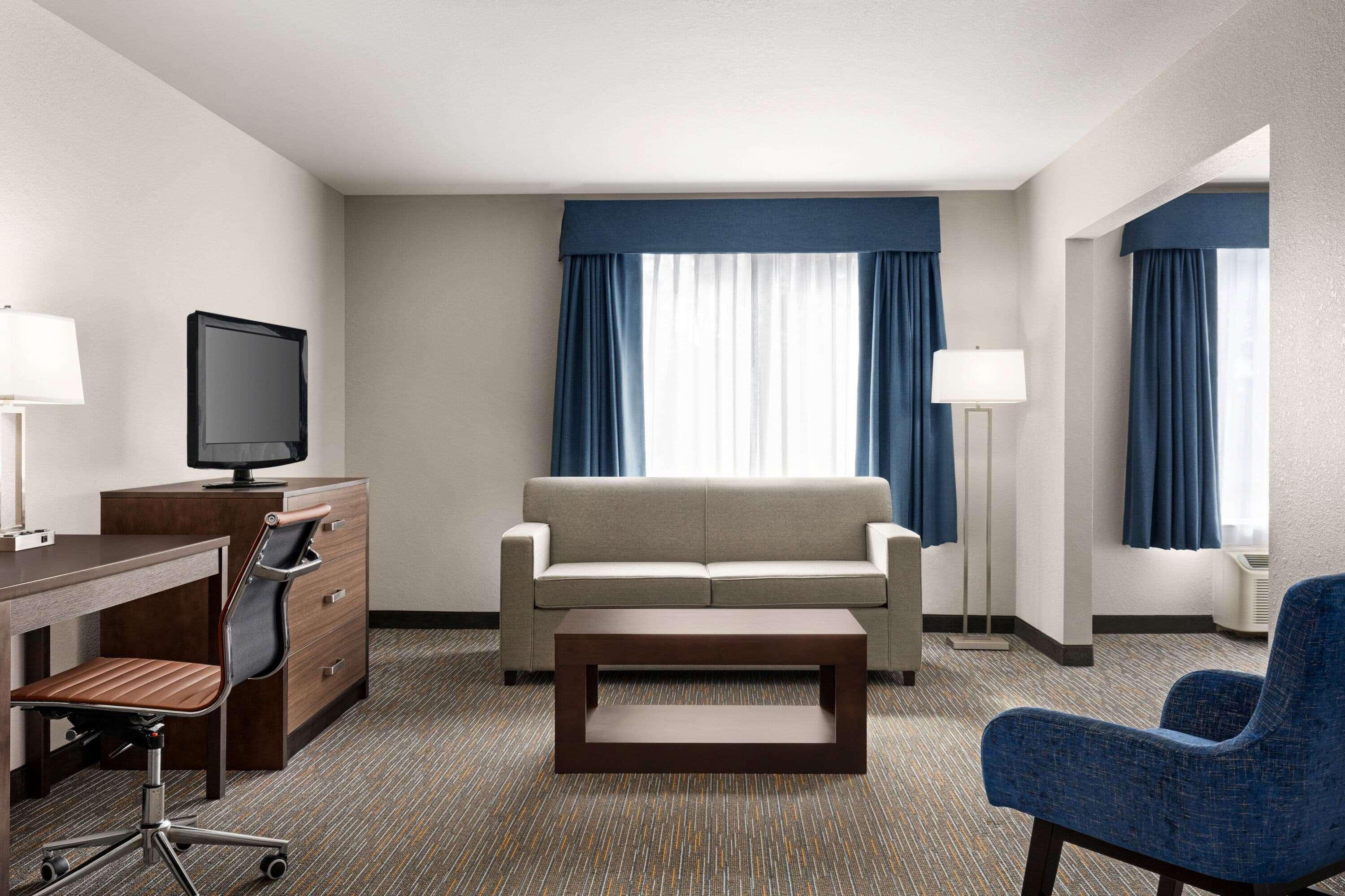 Wingate By Wyndham Southport Hotel Buitenkant foto